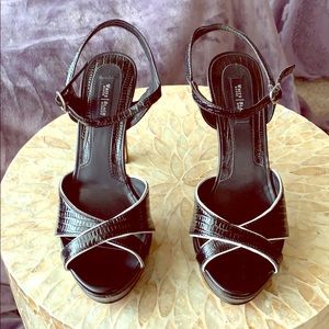 Women’s shoes